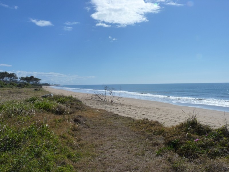 Moore Park Beach QLD 4670