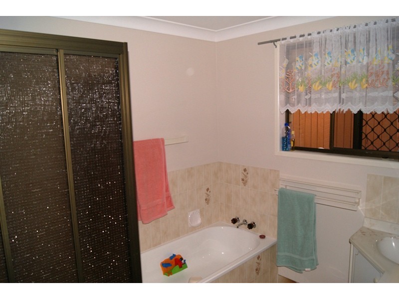 14 Eadie Court, Avenell Heights QLD 4670