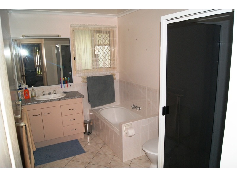 32 Clive Crescent, Kepnock QLD 4670