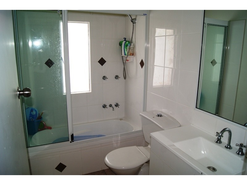 18 Alice Street, Walkervale QLD 4670