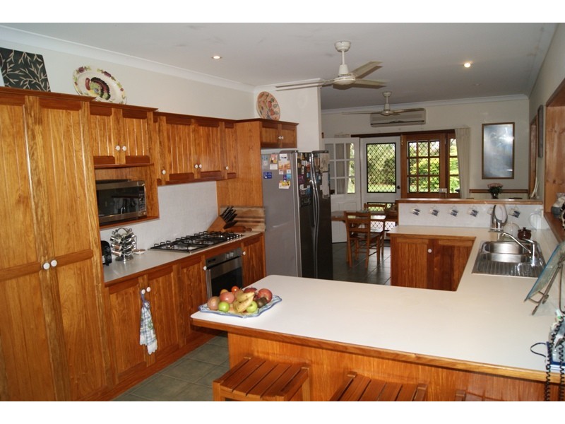 49 Daveys Drive, Branyan QLD 4670