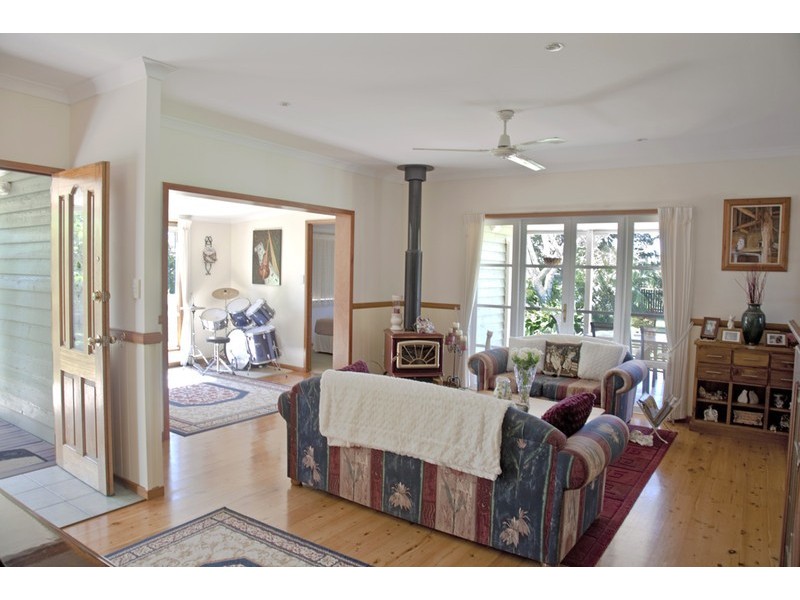49 Daveys Drive, Branyan QLD 4670