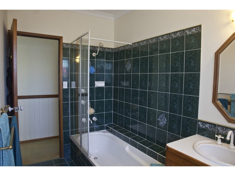 49 Daveys Drive, Branyan QLD 4670
