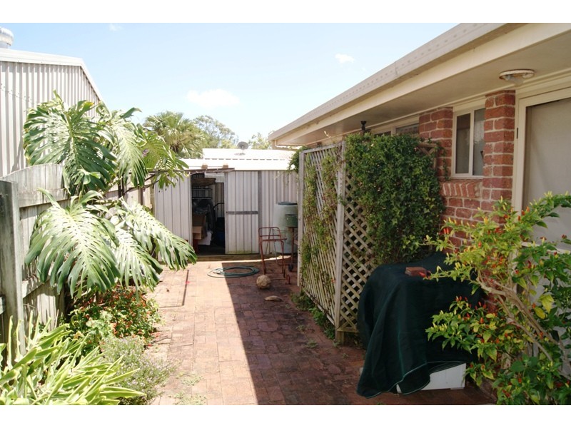 8 Pecton Place, Avenell Heights QLD 4670