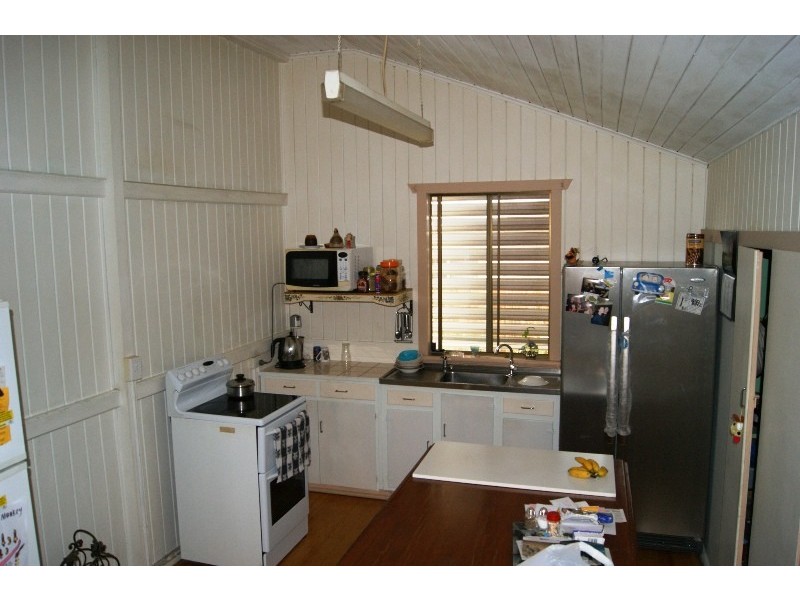 187 Barolin Street, Avenell Heights QLD 4670