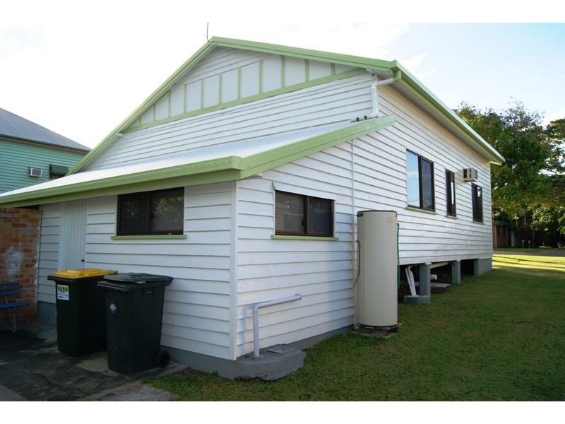 2 WYPER STREET, Bundaberg South QLD 4670