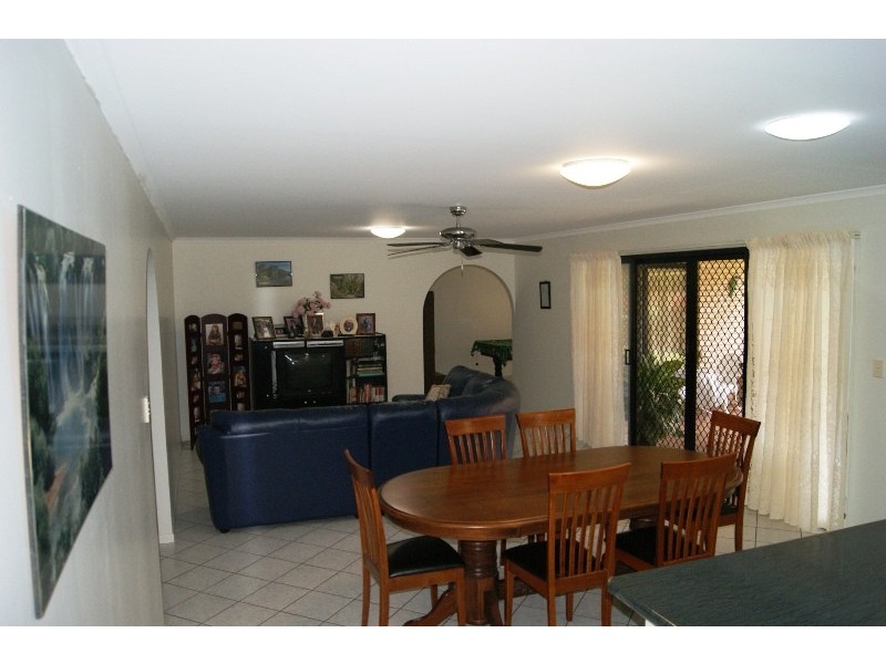 195 Barolin Esplanade, Coral Cove QLD 4670