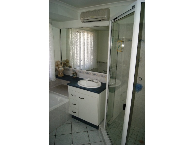 195 Barolin Esplanade, Coral Cove QLD 4670