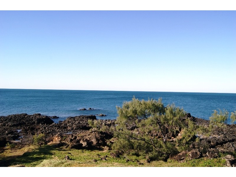 195 Barolin Esplanade, Coral Cove QLD 4670