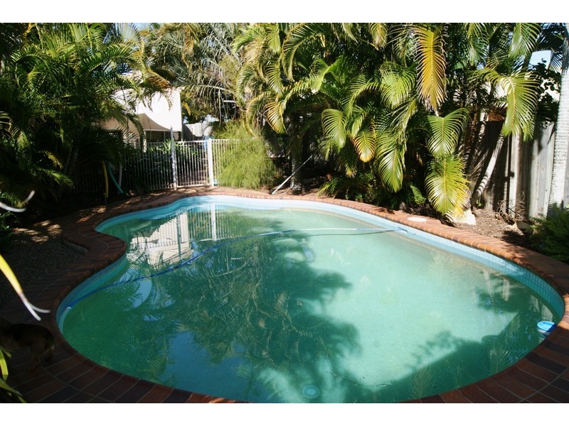 21 Pinnacle Court, Avoca QLD 4670
