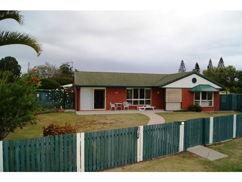 121 SHELLEY STREET, Burnett Heads QLD 4670