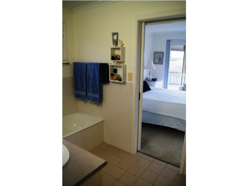 121 SHELLEY STREET, Burnett Heads QLD 4670