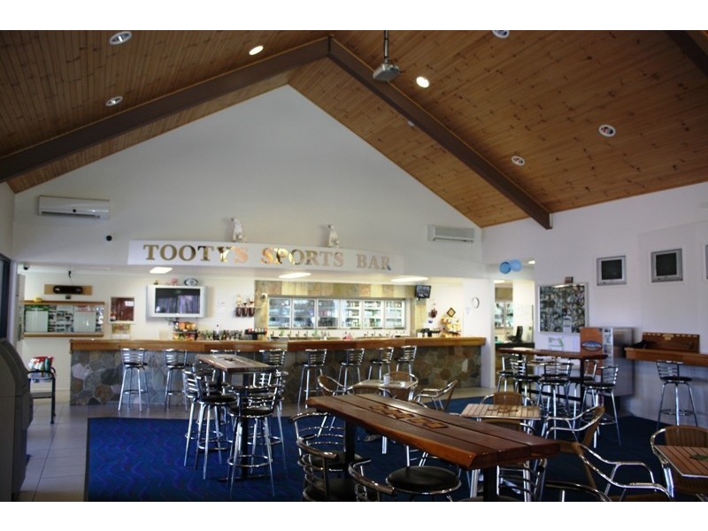 Moore Park Beach QLD 4670