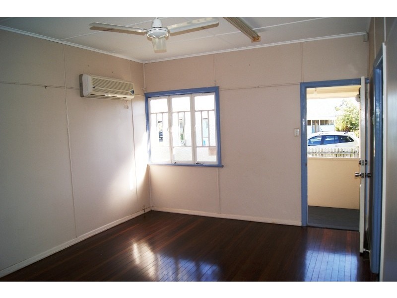 12 WYNTER STREET, Walkervale QLD 4670