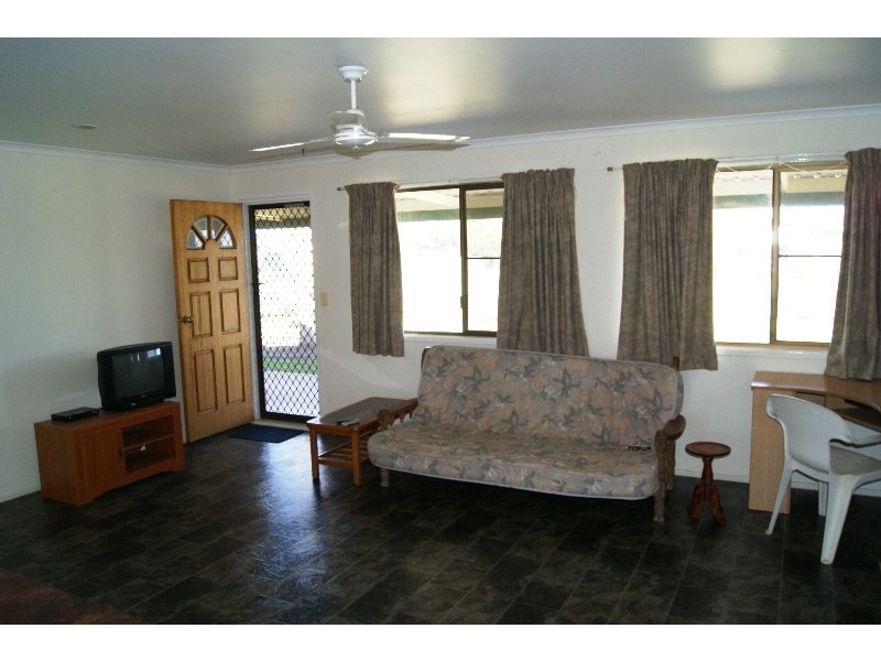 11  LAUREL STREET, Gooburrum QLD 4670