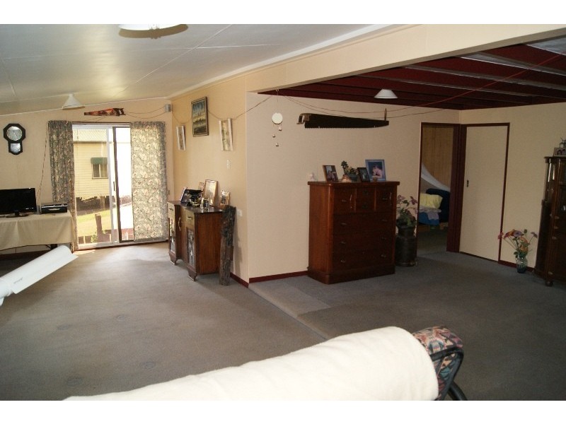 13 Queen Street, Cordalba QLD 4660