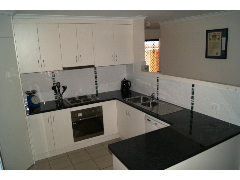 2/12 Cauchi Court, Avoca QLD 4670