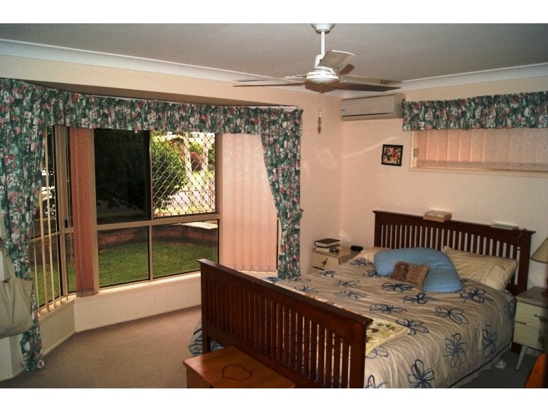 11 CENTENNIAL CIRCUIT, Avenell Heights QLD 4670