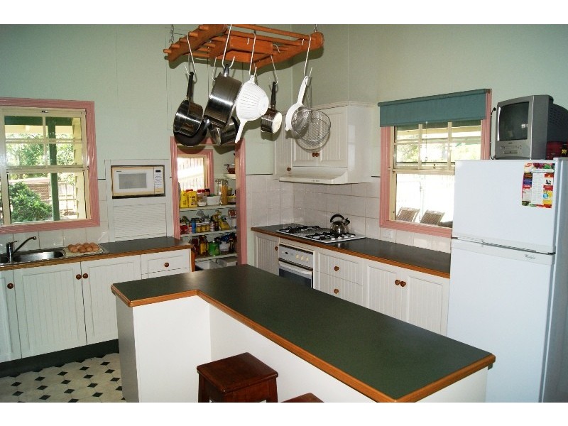 15A LOVERS WALK, Thabeban QLD 4670