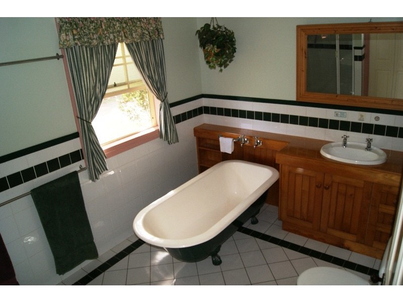 15A LOVERS WALK, Thabeban QLD 4670