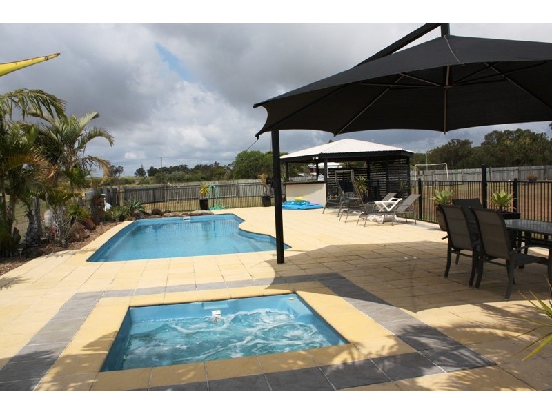 Moore Park Beach QLD 4670