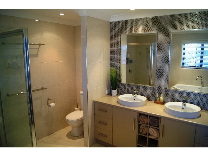 1 Serenity Drive, Kalkie QLD 4670