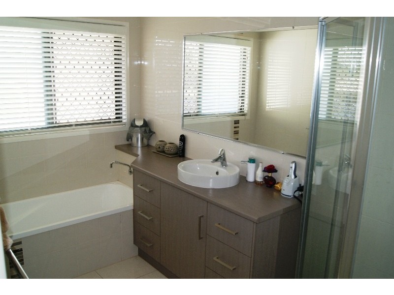 1 Serenity Drive, Kalkie QLD 4670