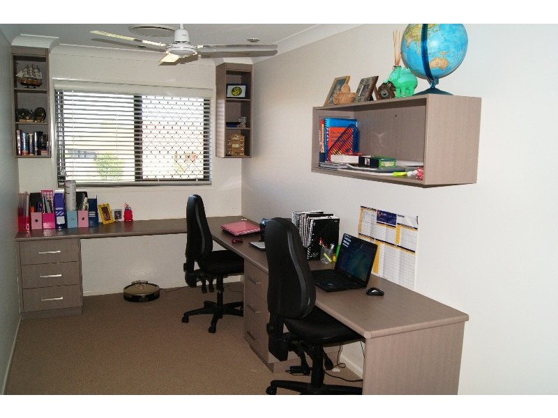 1 Serenity Drive, Kalkie QLD 4670