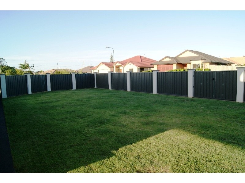 1 Serenity Drive, Kalkie QLD 4670