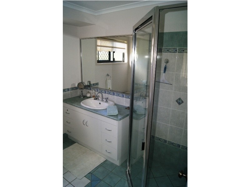 1 MELEISHA PLACE, Coral Cove QLD 4670