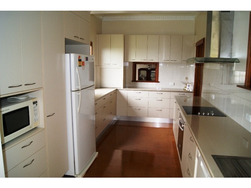 1533 MOORE PARK ROAD, Gooburrum QLD 4670