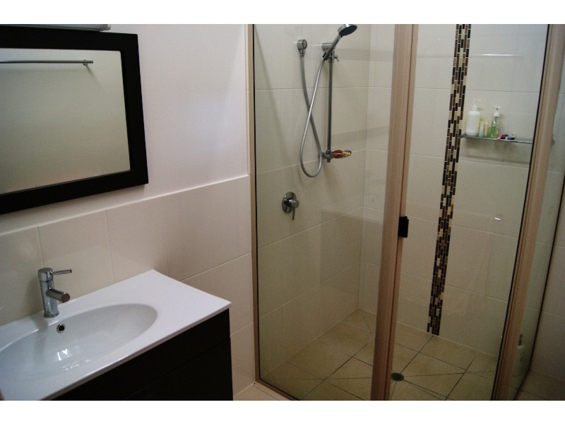 1533 MOORE PARK ROAD, Gooburrum QLD 4670