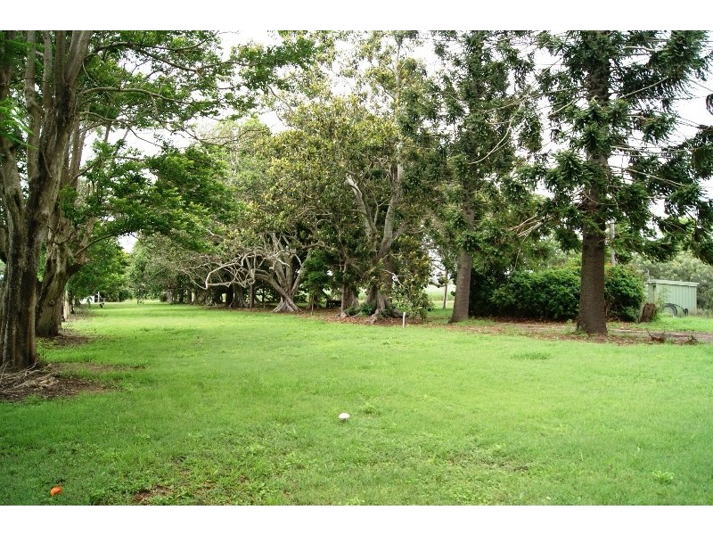 1533 MOORE PARK ROAD, Gooburrum QLD 4670