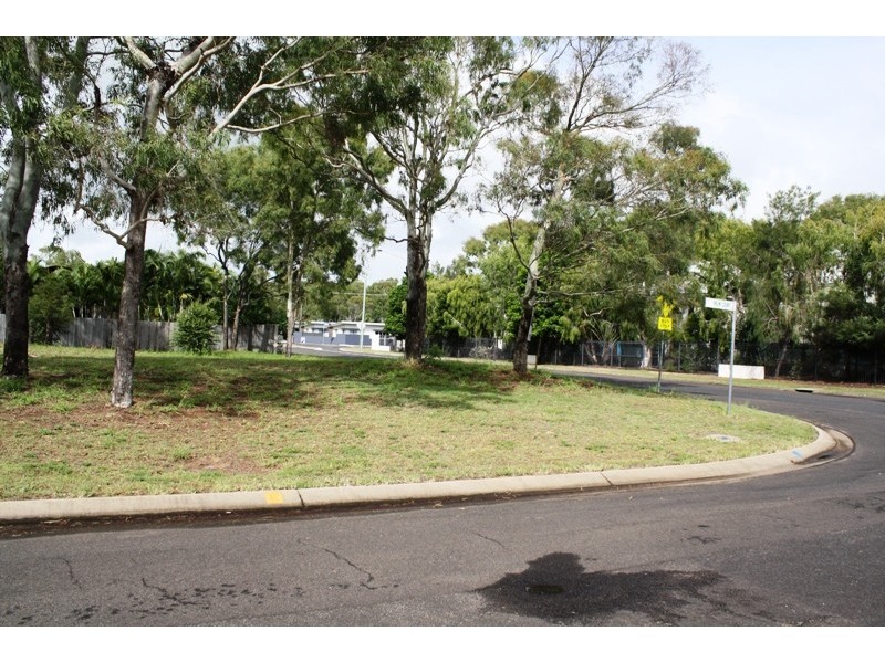 35 Palm Court, Moore Park Beach QLD 4670