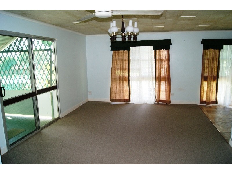 127 KENDALLS ROAD, Avoca QLD 4670