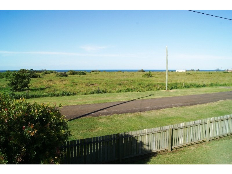 121 SHELLEY STREET, Burnett Heads QLD 4670