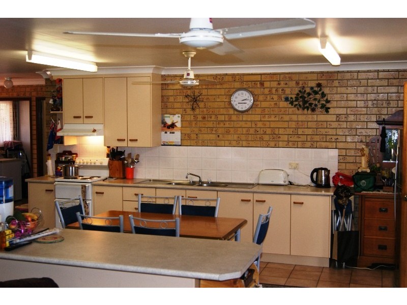 75 Mt Perry Road, Bundaberg North QLD 4670