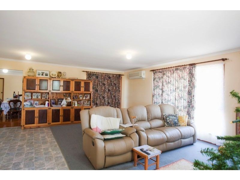 10 Schirmers Court, Moore Park Beach QLD 4670