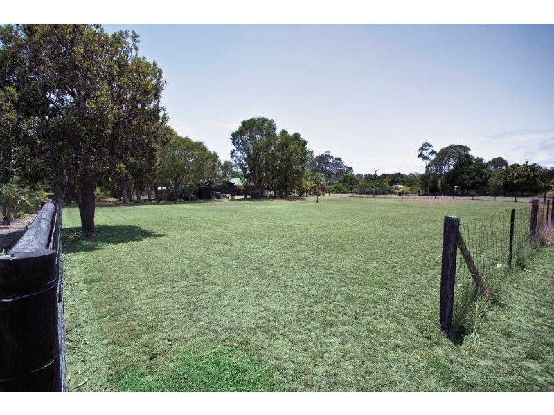 10 Schirmers Court, Moore Park Beach QLD 4670