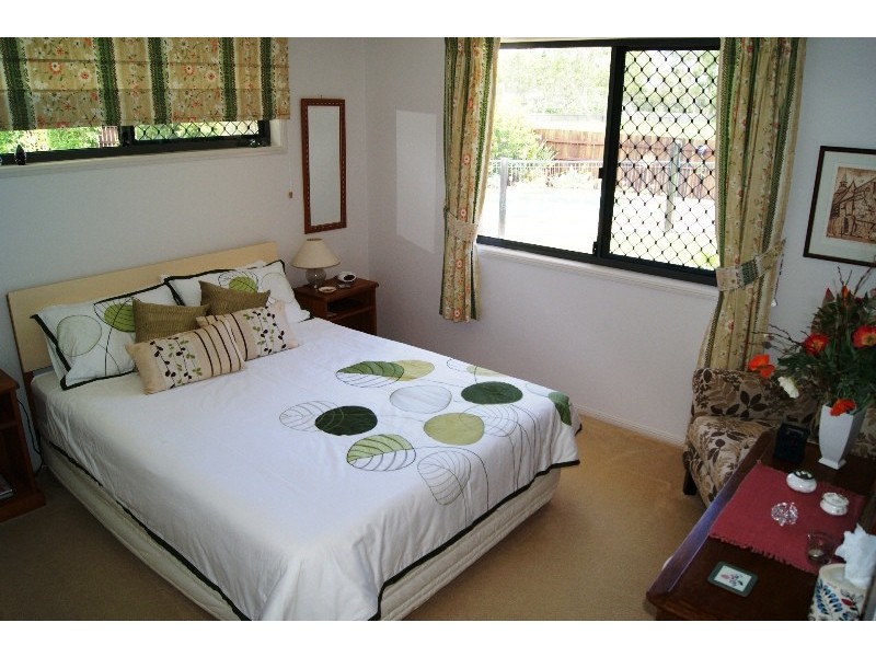 1 Meleisha Place, Coral Cove QLD 4670
