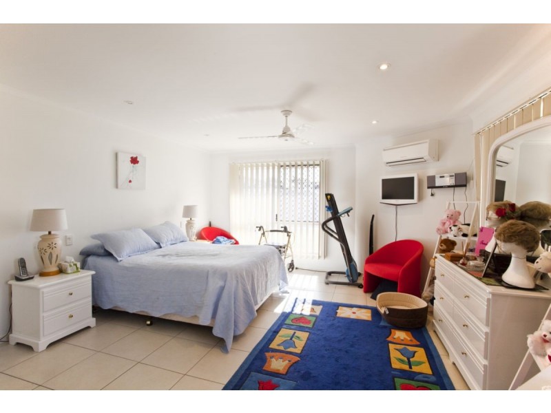 4 Elm Street, Moore Park Beach QLD 4670