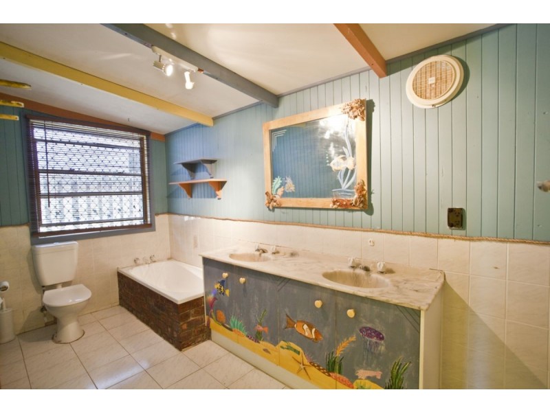 15 Pacific Boulevard, Moore Park Beach QLD 4670