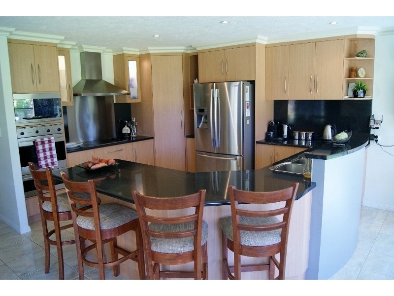 2 COCKATOO CRESCENT, Gooburrum QLD 4670