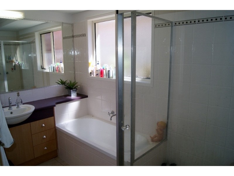 2 COCKATOO CRESCENT, Gooburrum QLD 4670