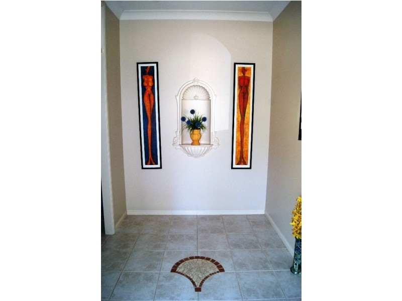 6 SUGAR GLIDER COURT, Gooburrum QLD 4670