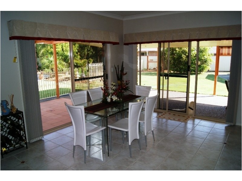 6 SUGAR GLIDER COURT, Gooburrum QLD 4670