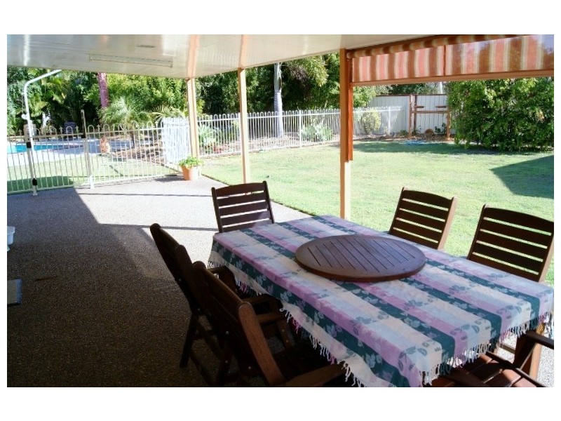 6 SUGAR GLIDER COURT, Gooburrum QLD 4670