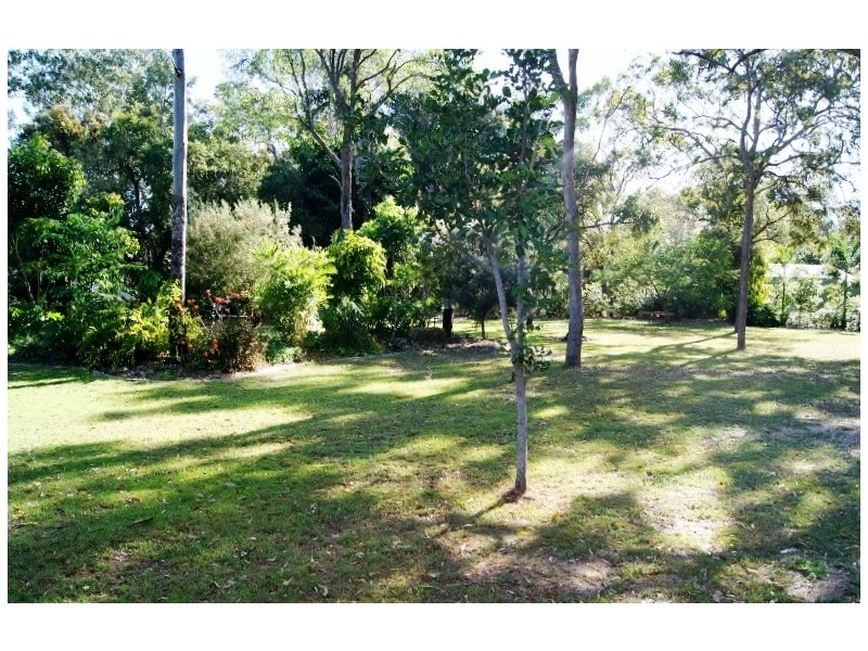 6 SUGAR GLIDER COURT, Gooburrum QLD 4670
