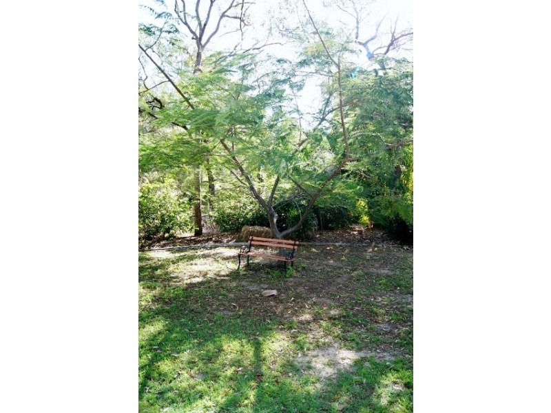 6 SUGAR GLIDER COURT, Gooburrum QLD 4670