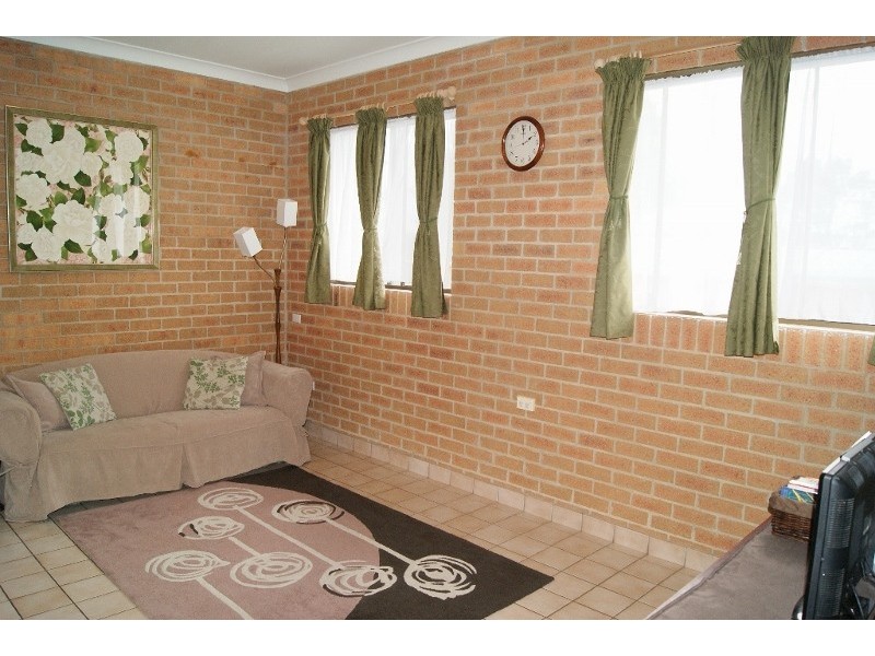 52 ANDERSON STREET, Avenell Heights QLD 4670